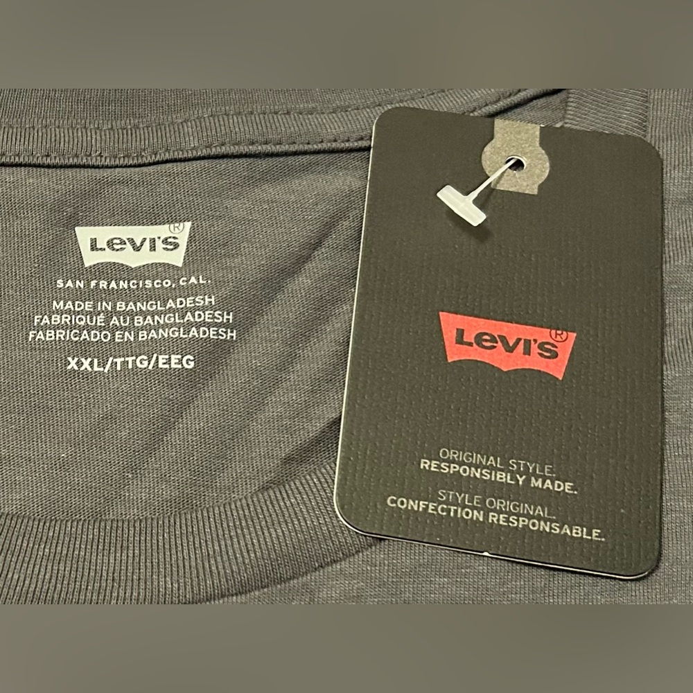 ✨✨ Levi's Men's Grey Graphic T-Shirt ✨✨ - Picture 3 of 4